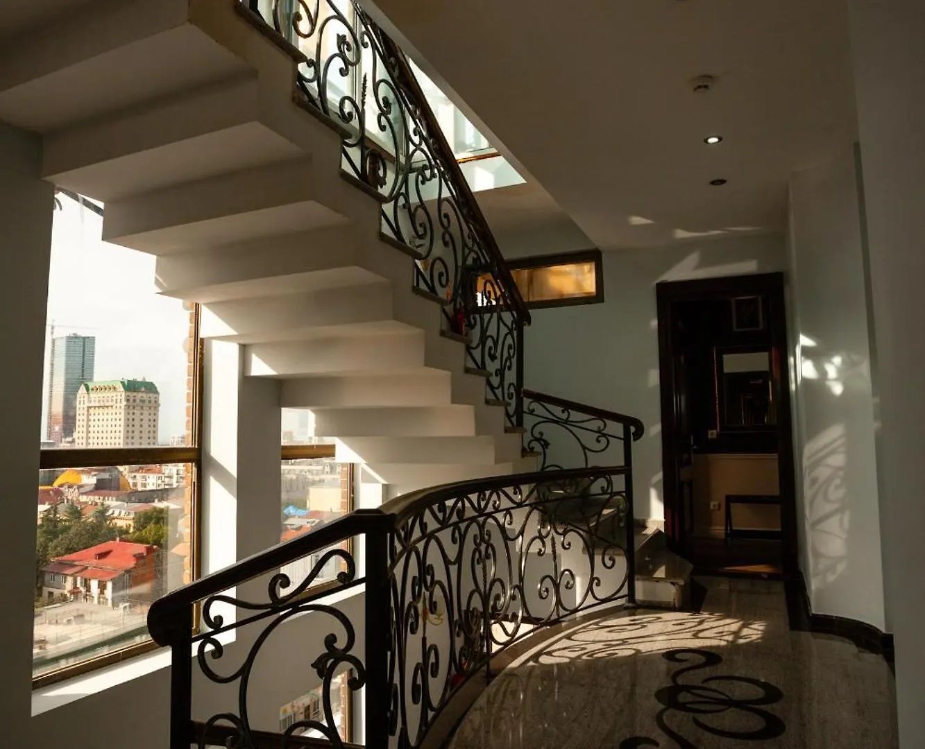 Piazza Boutique Hotel Батуми 4*,