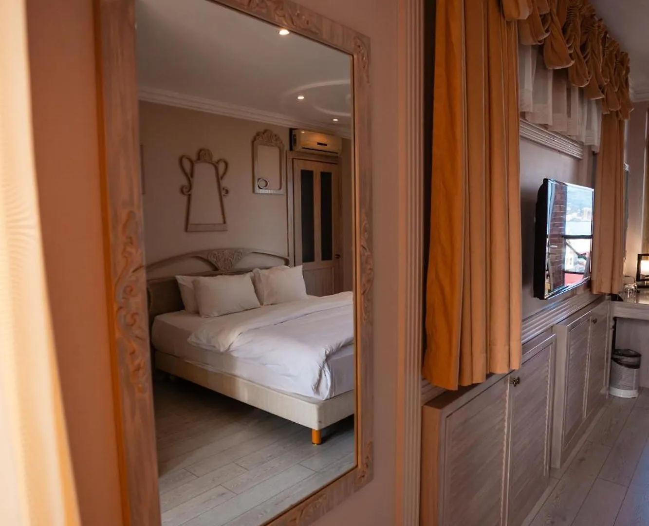Piazza Boutique Hotel Батуми